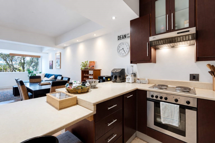 2 Bedroom Property for Sale in Sea Point Western Cape
